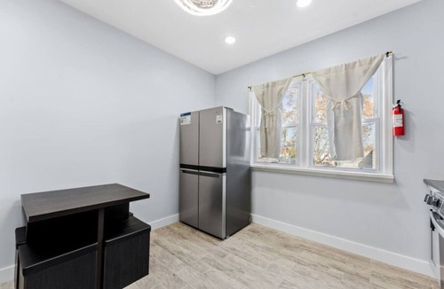 Constable Hook House | Modern 5BR Duplex w/Easy NYC Access & Parking