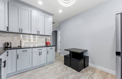 Constable Hook House | Modern 5BR Duplex w/Easy NYC Access & Parking