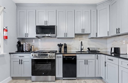Constable Hook House | Modern 5BR Duplex w/Easy NYC Access & Parking