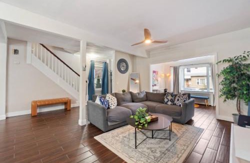 North Bergen House | Modern 5BR Family, Long Stay 10 Mins to NYC & Parking