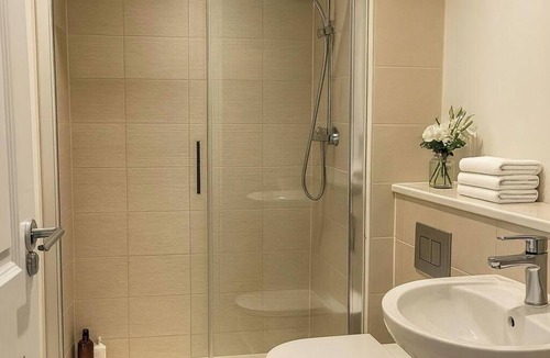 Oxford House | Modern 5BR Home | Long Stay | Oxford, City Centre