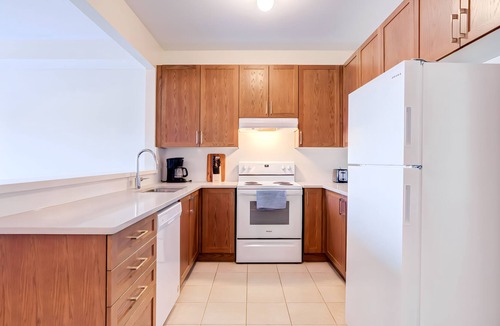 Milton House | Modern 5BR Home Milton Toronto Lakeview, Pan Am Velodrome