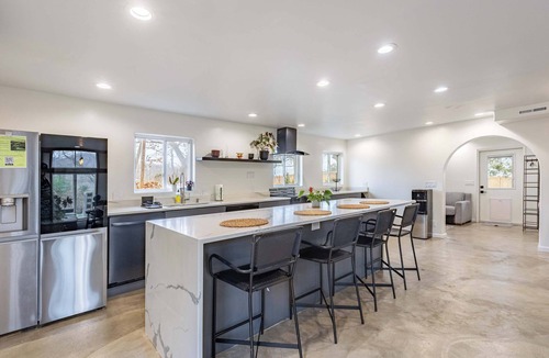 Oakley House | Modern 5BR Home with Mtn Views, BBQ & Pool Table