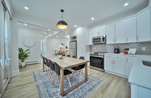 Codman Square House | Modern 5BR Near Downtown Boston Private Parking, Backyard & Walk to Train