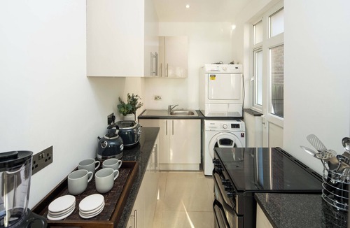 Golders Green House | Modern 6-Bed House