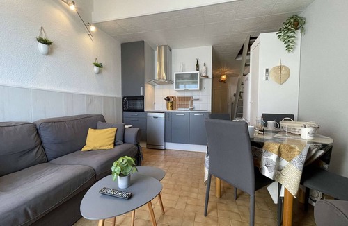 Gruissan Apartment | Modern 6 pers apt with pool, AC, parking - Gruissan