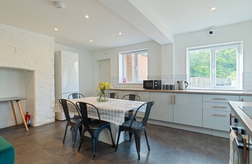 Thannington House | Modern 7-Bed Home | Perfect for Work & Leisure
