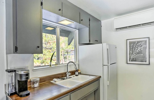 Trinity Center Cabin | Modern A-Frame Cabin < 2 Mi to Trinity Lake!