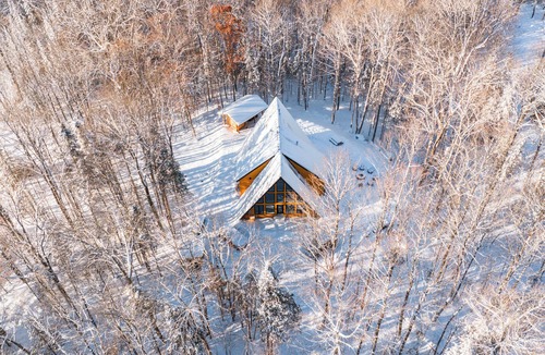 Haliburton Ski Chalet | Modern A-Frame Retreat -Sauna, Hot Tub, Haliburton