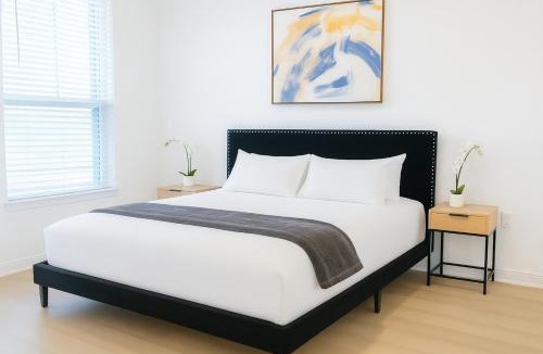 Sherman Apartment | Modern A plus Location KINGbed pool gym