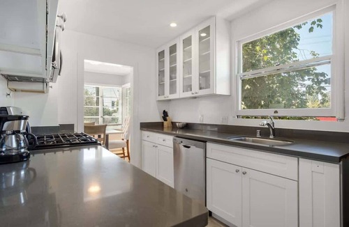 North Berkeley Apartment | Modern Abode 2BD with Garden and Garage