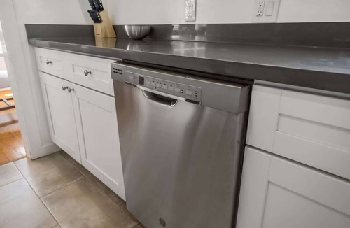 North Berkeley Apartment | Modern Abode 2BD with Garden and Garage