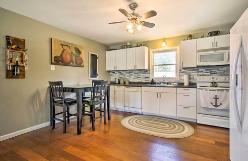 Stockton House | Modern Abode w/Patio ~ 1 Mi to Stockton Lake!