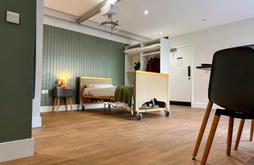 West Linton Apartment | Modern Accessible Apartment with Interconnecting Room