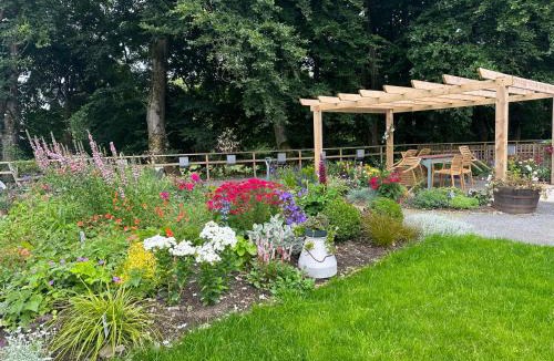 West Linton Apartment | Modern Accessible Apartment with Interconnecting Room