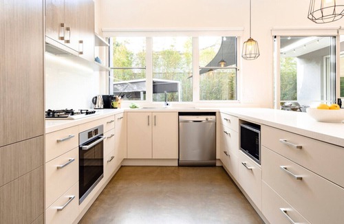 Ocean Grove Villa | Modern & Accessible Beach House - Bell 2