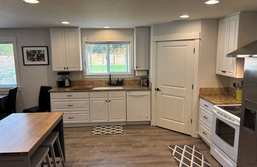 Meadow Glade House | Modern ADU on Micro Ranch – Private Getaway