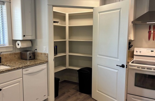 Meadow Glade House | Modern ADU on Micro Ranch – Private Getaway