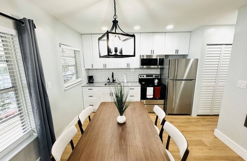 Lake Ridge Apartment | Modern, Affordable & Stylish 1 Bed APT