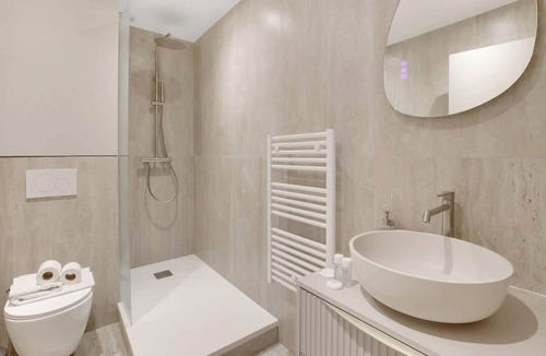 Neuilly-sur-Seine Apartment | Modern air-conditioned studio – Neuilly