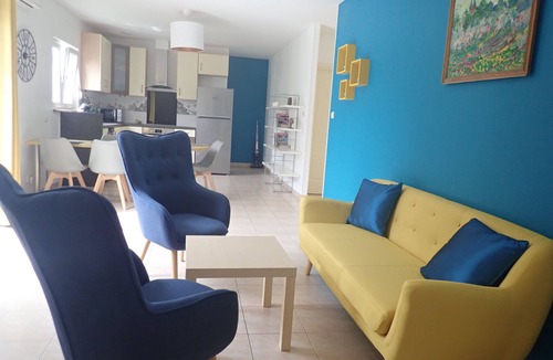 Bouzigues House | Modern, air-conditioned house, 5 minutes walk from the beach, quiet. 3 rooms.