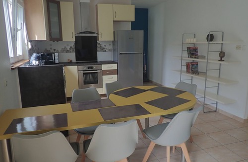 Bouzigues House | Modern, air-conditioned house, 5 minutes walk from the beach, quiet. 3 rooms.
