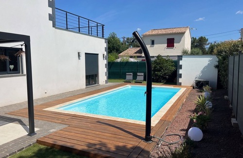 Le Cannet-des-Maures Villa | Modern air-conditioned architect designed villa with private pool