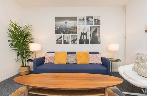 Severn Beach House | Modern | All Mod Cons | IPTV| BBQ | Sleeps 8