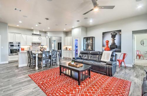 Amarillo House | Modern Amarillo House w/Fire Pit + Hot Tub!