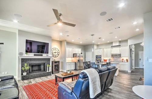 Amarillo House | Modern Amarillo House w/Fire Pit + Hot Tub!