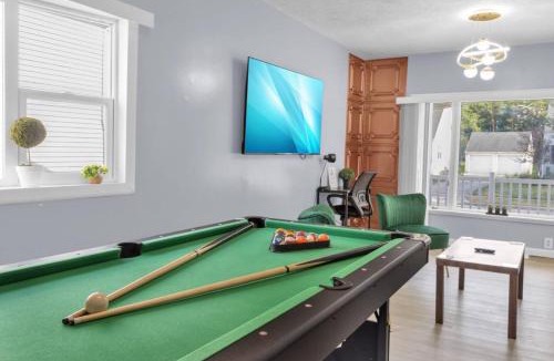 West Seneca House | Modern amd Roomy House