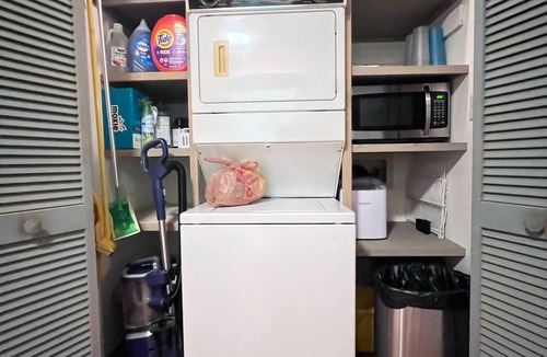 Cedar Mountain Cabin | Modern amenities in a rustic landscape