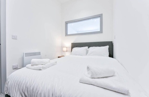 Brierley Hill Apartment | Modern and Bright 1 Bed Apartment, Dudley