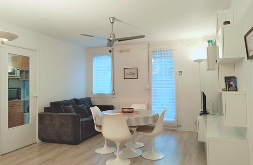 Aix-les-Bains City Center Apartment | Modern and bright studio with covered parking, pets allowed