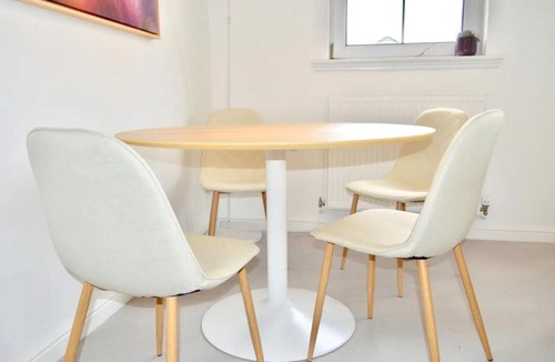 Ellemford Apartment | Modern and Central Flat in Roseburn Area