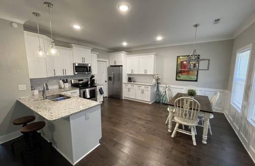 Heron Walk House | Modern and Charming Cottage