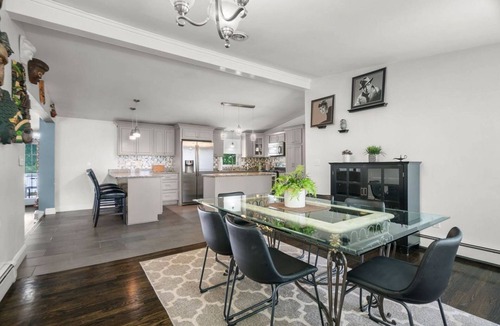 Johnston House | Modern and charming home minutes to downtown!