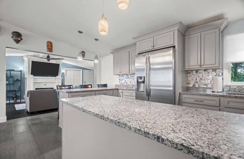 Johnston House | Modern and charming home minutes to downtown!