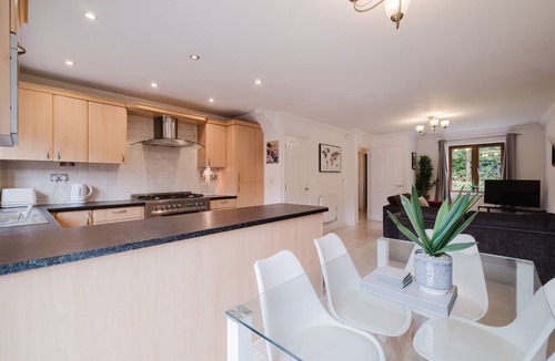 Milton Keynes House | Modern and comfortable 3 bedroom house