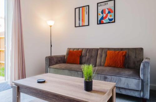 Upton Apartment | Modern and Comfortable Home away from Home