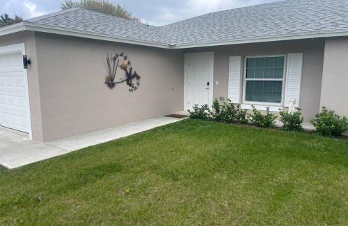 Indian River Estates House | Modern and comfortable new home with hot tub