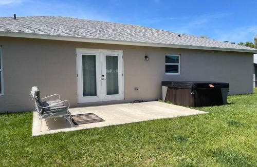 Indian River Estates House | Modern and comfortable new home with hot tub