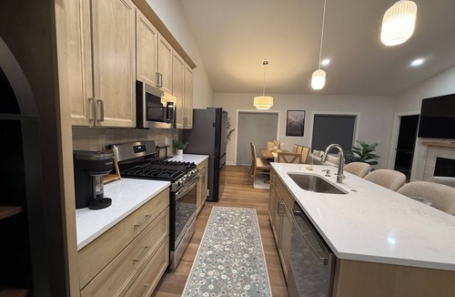 Urbana House | Modern and comfy townhome in Champaign Urbana