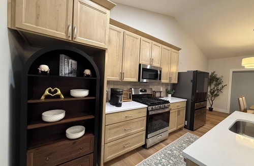 Urbana House | Modern and comfy townhome in Champaign Urbana