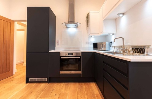 Shirley Apartment | Modern and Convenient 1 BR Apartment