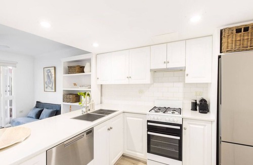 Fullarton House | Modern and convenient home with ample amenities