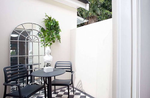 Lewisham Apartment | Modern and Cosy Inner West Apartment