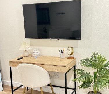 Cedar Park House | Modern and Cozy 3BR Retreat Perfect for Families or Big Group