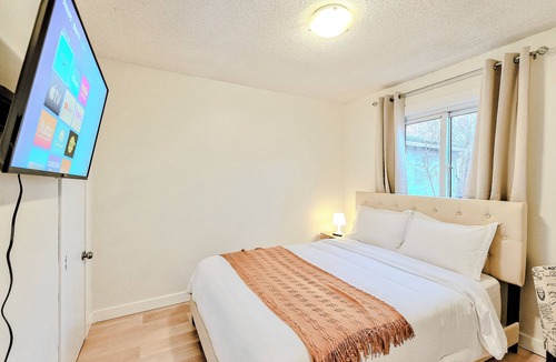 Winnipeg House | Modern and Cozy: 4Bed 2Bath Home