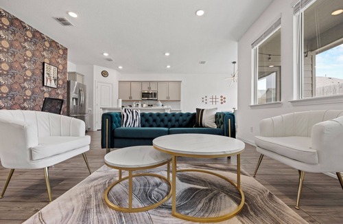 Haslet House | Modern and Cozy Home Near Fort Worth, 3 Bed 2 Bath